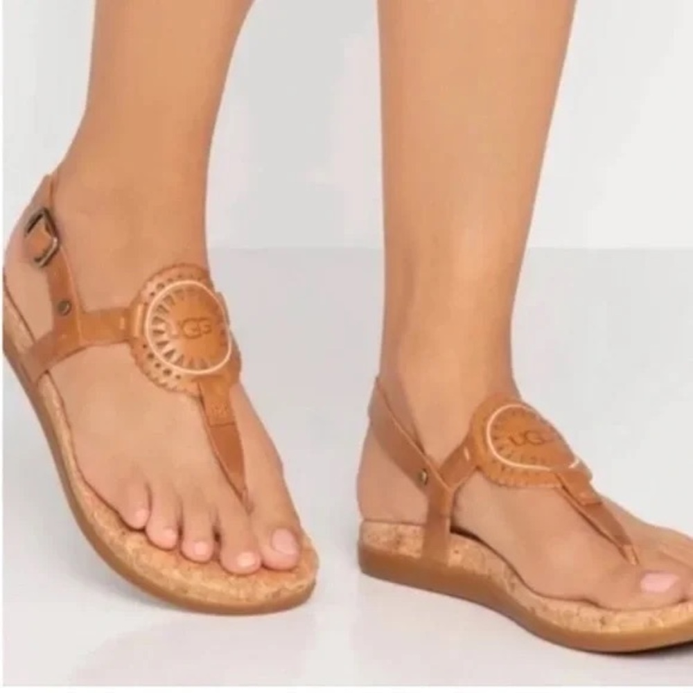 UGG Women's Ayden Footbed Flat Sandals size 10